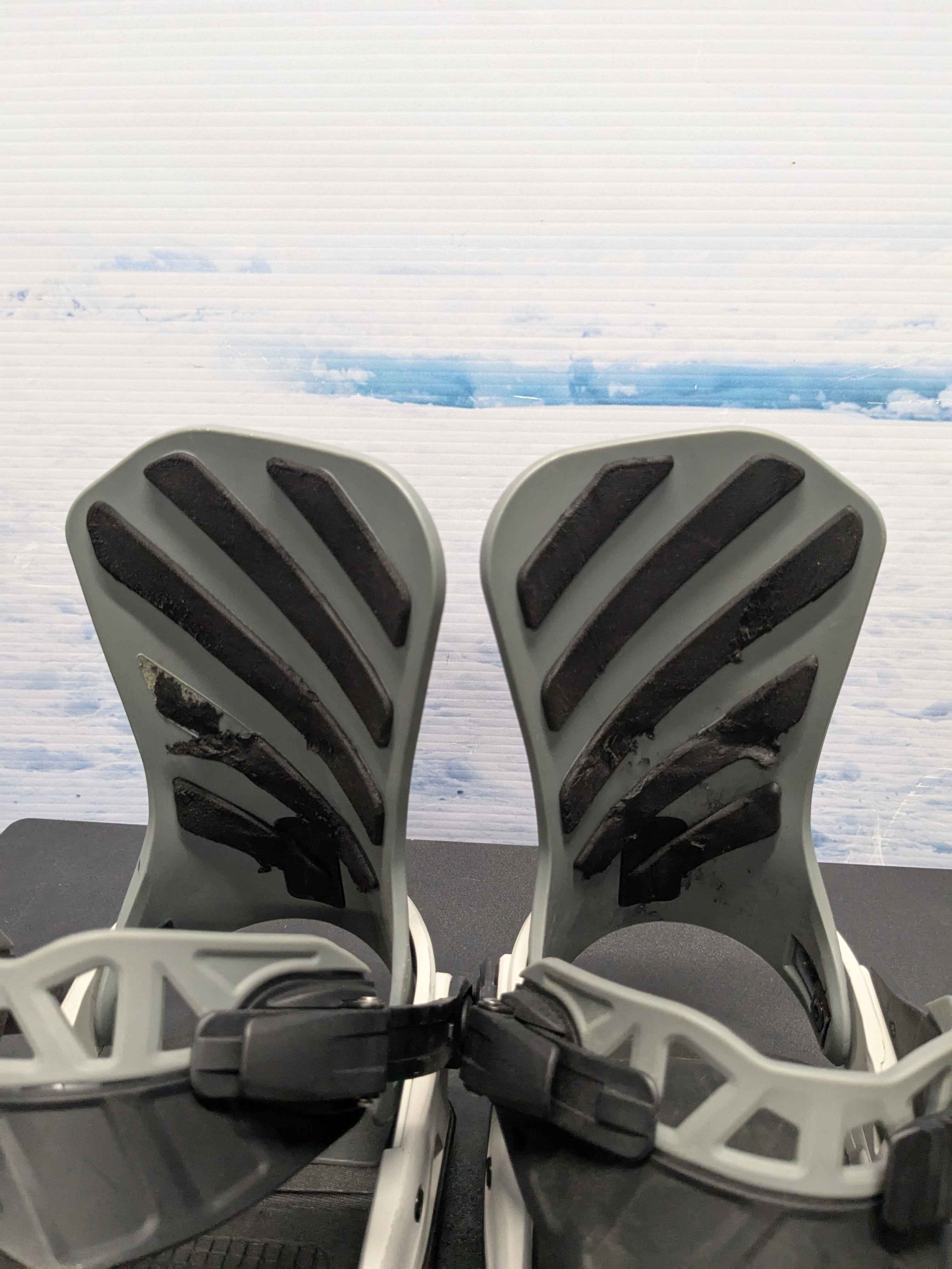 Used Ride C-8 Medium Gray/White Snowboard Binding
