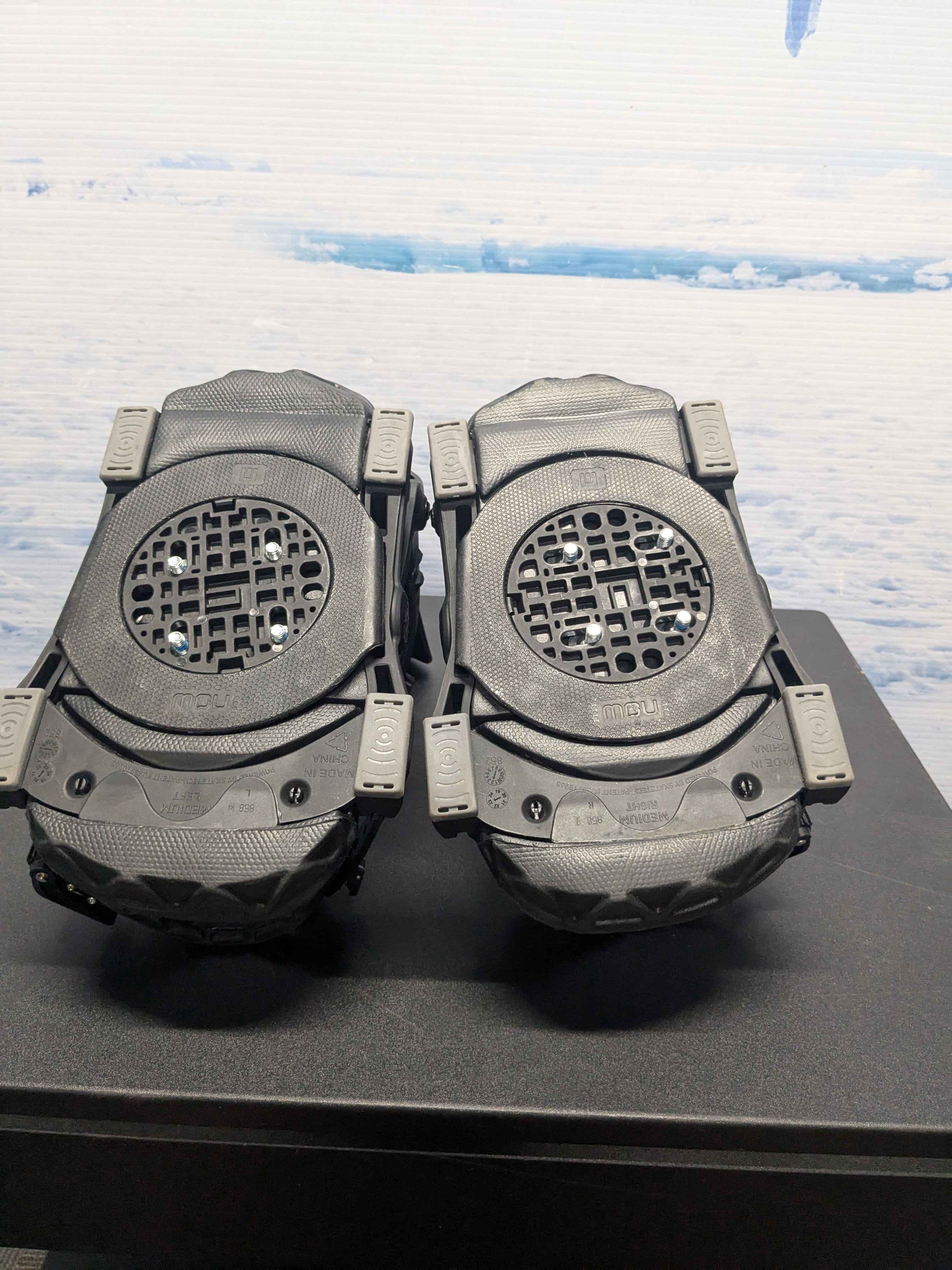 Lightly Used Now Drive Medium Black Snowboard Binding