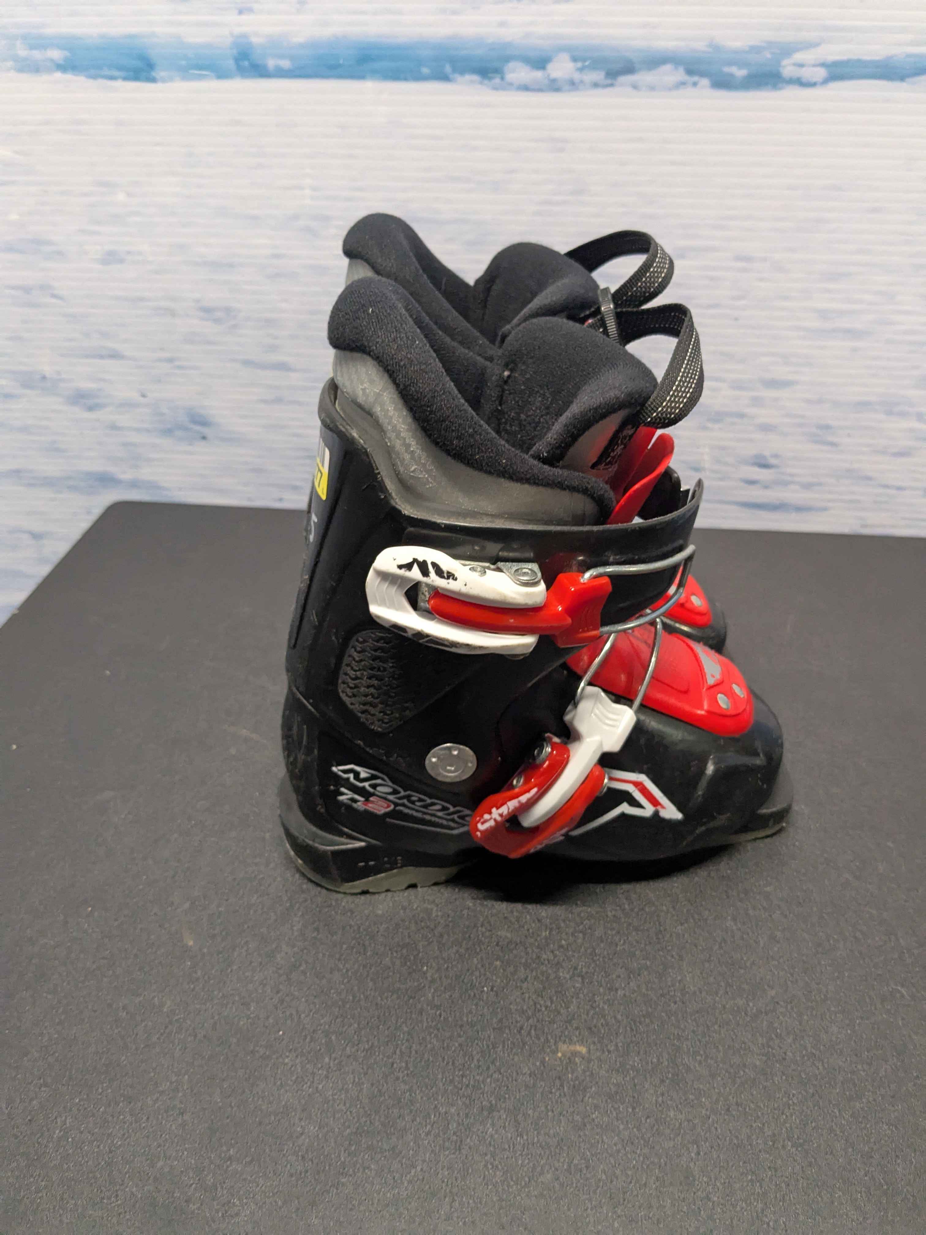 Used Nordica Team 2 Firearrow Youth Ski Boot - 17.5MP