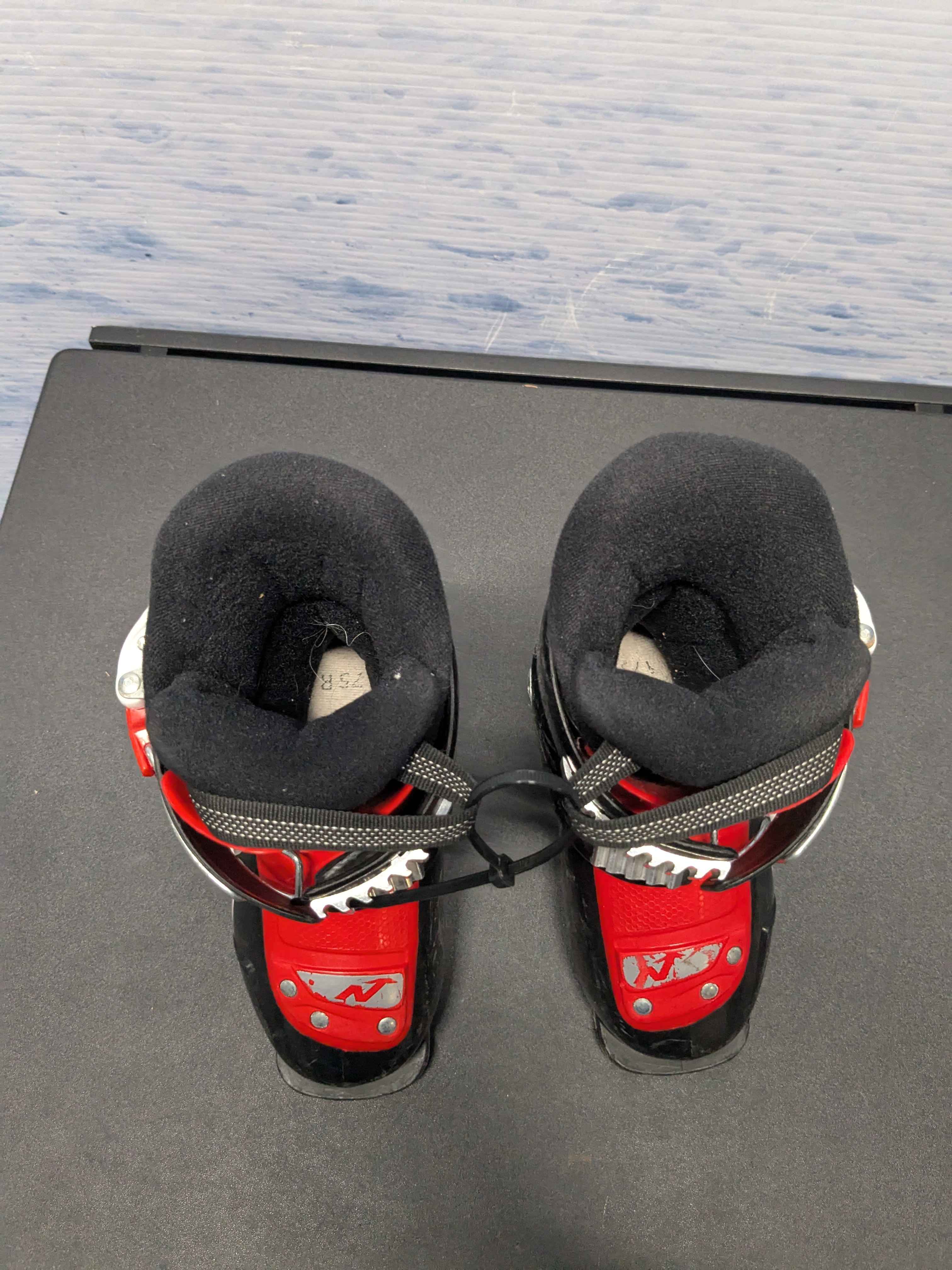 Used Nordica Team 2 Firearrow Youth Ski Boot - 17.5MP
