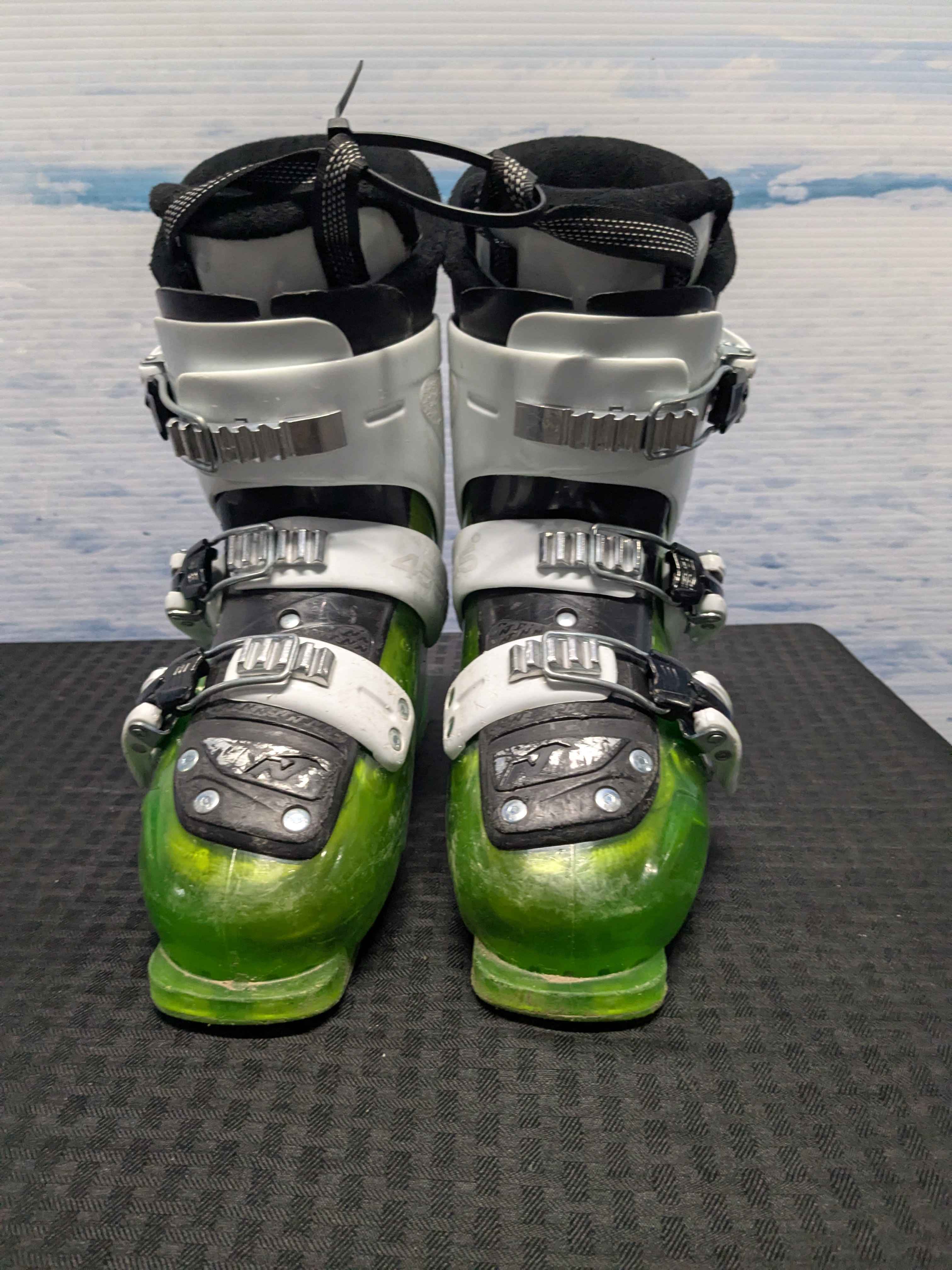 Used Nordica Team 3 21.5 Jr Ski Boot