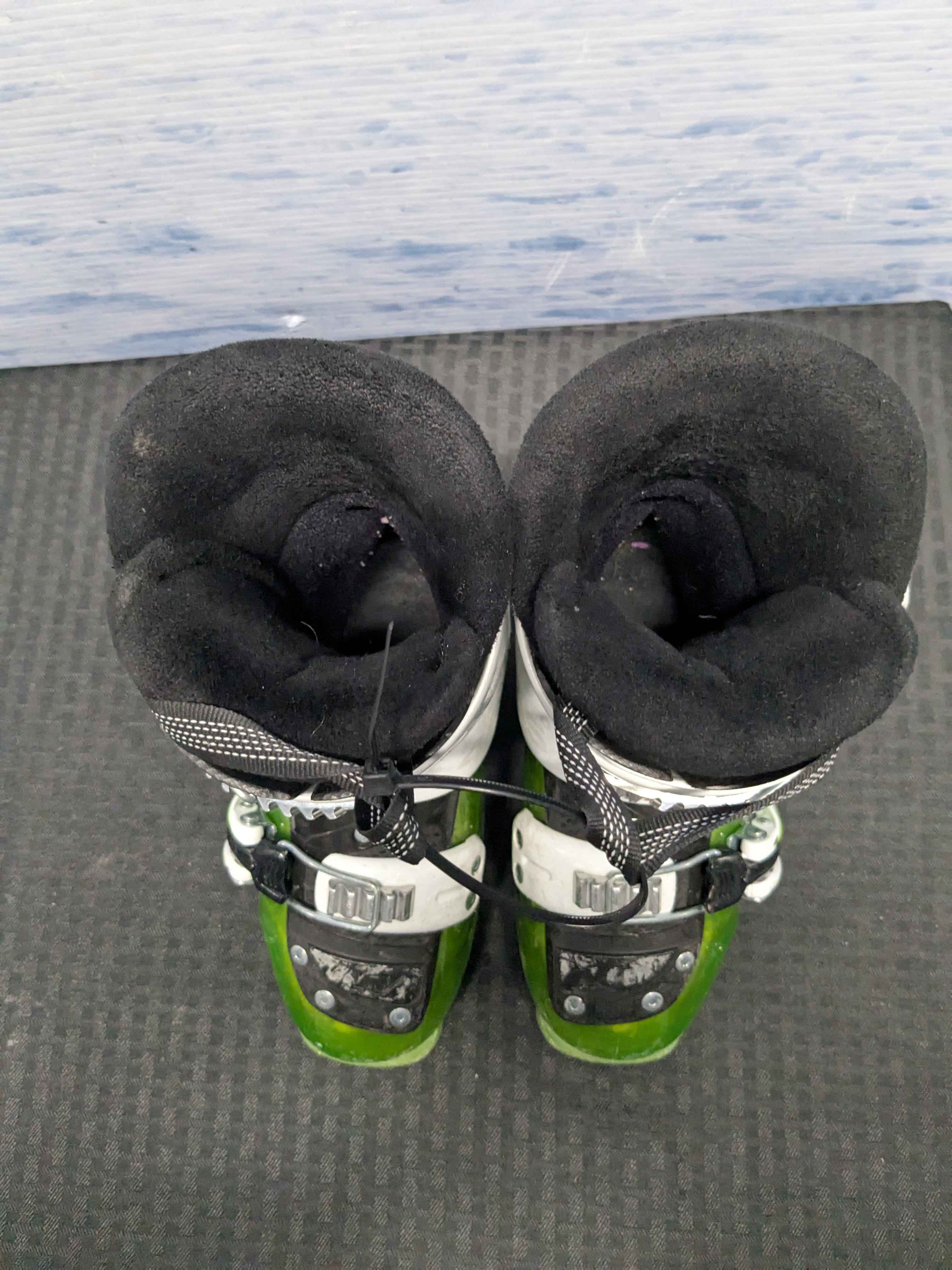 Used Nordica Team 3 21.5 Jr Ski Boot