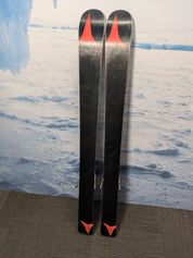 Heavily Used Atomic Punx Youth Ski w/ Tyrolia Lrx 4.5 Demo Bindings - 120CM