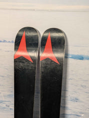 Heavily Used Atomic Punx Youth Ski w/ Tyrolia Lrx 4.5 Demo Bindings - 120CM
