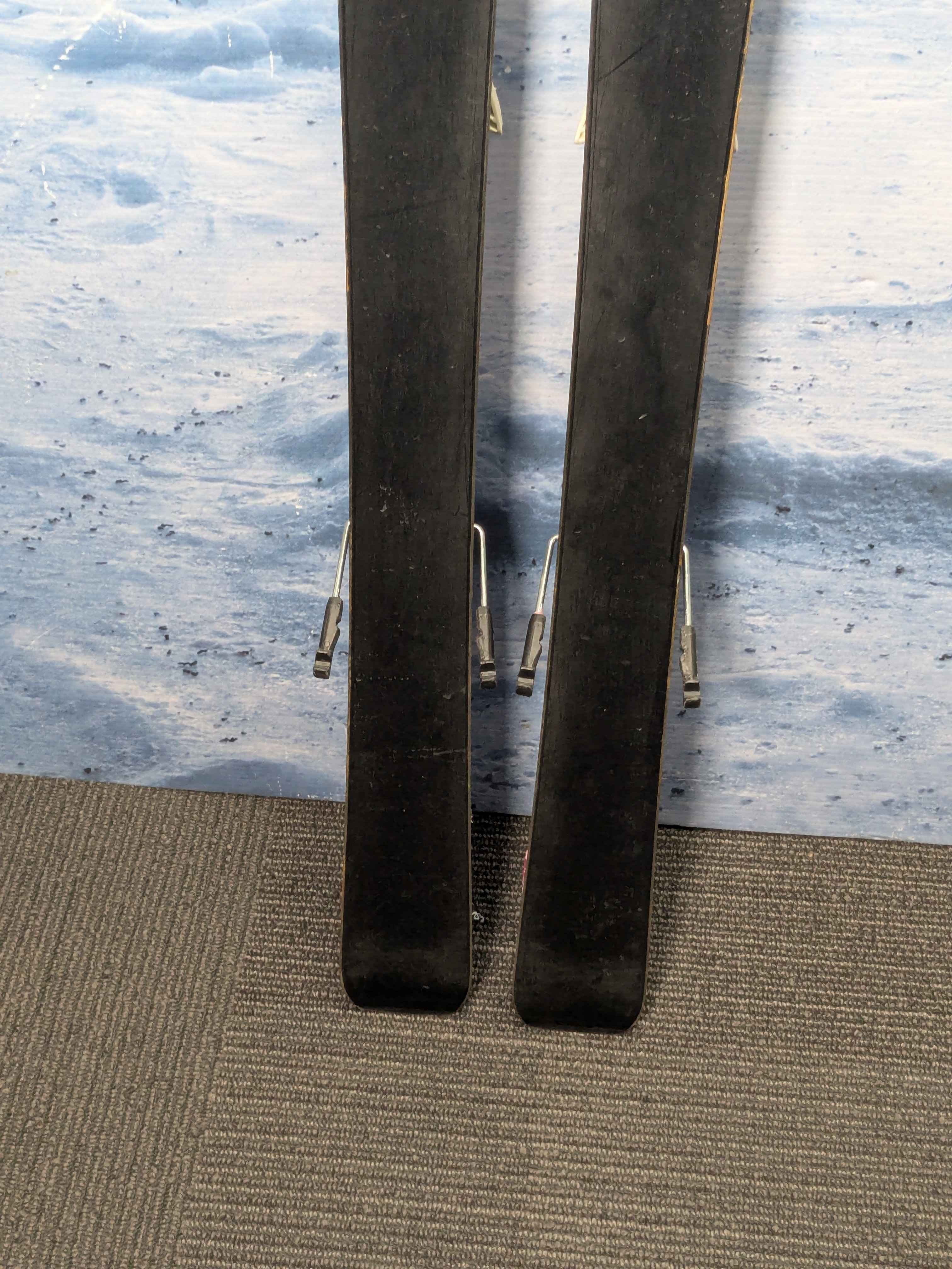 Used Atomic Vantage Girl Bend X Jr Ski 120cm w/ Atomic XTE 4.5 Demo Bindings