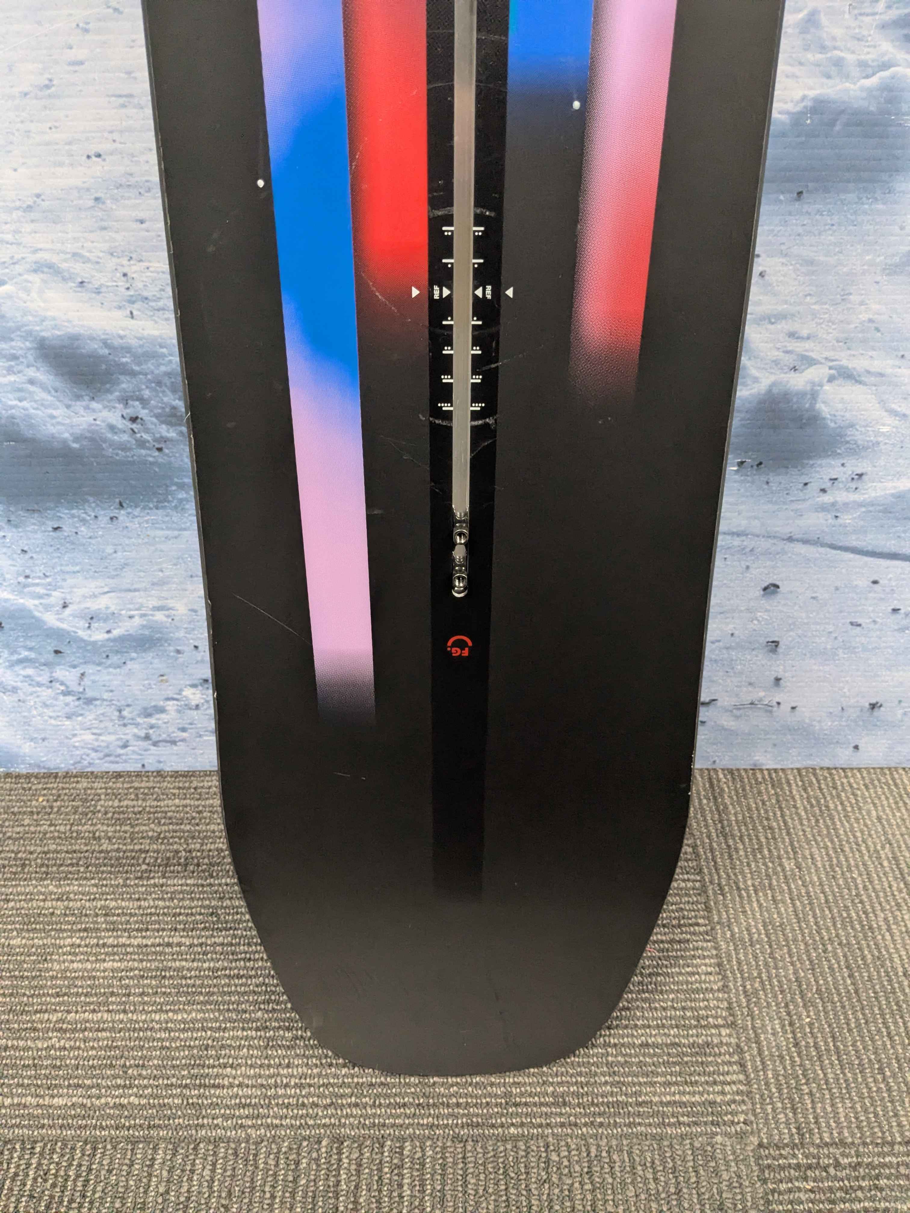 Used 2025 Burton Feel Good 146cm Snowboard