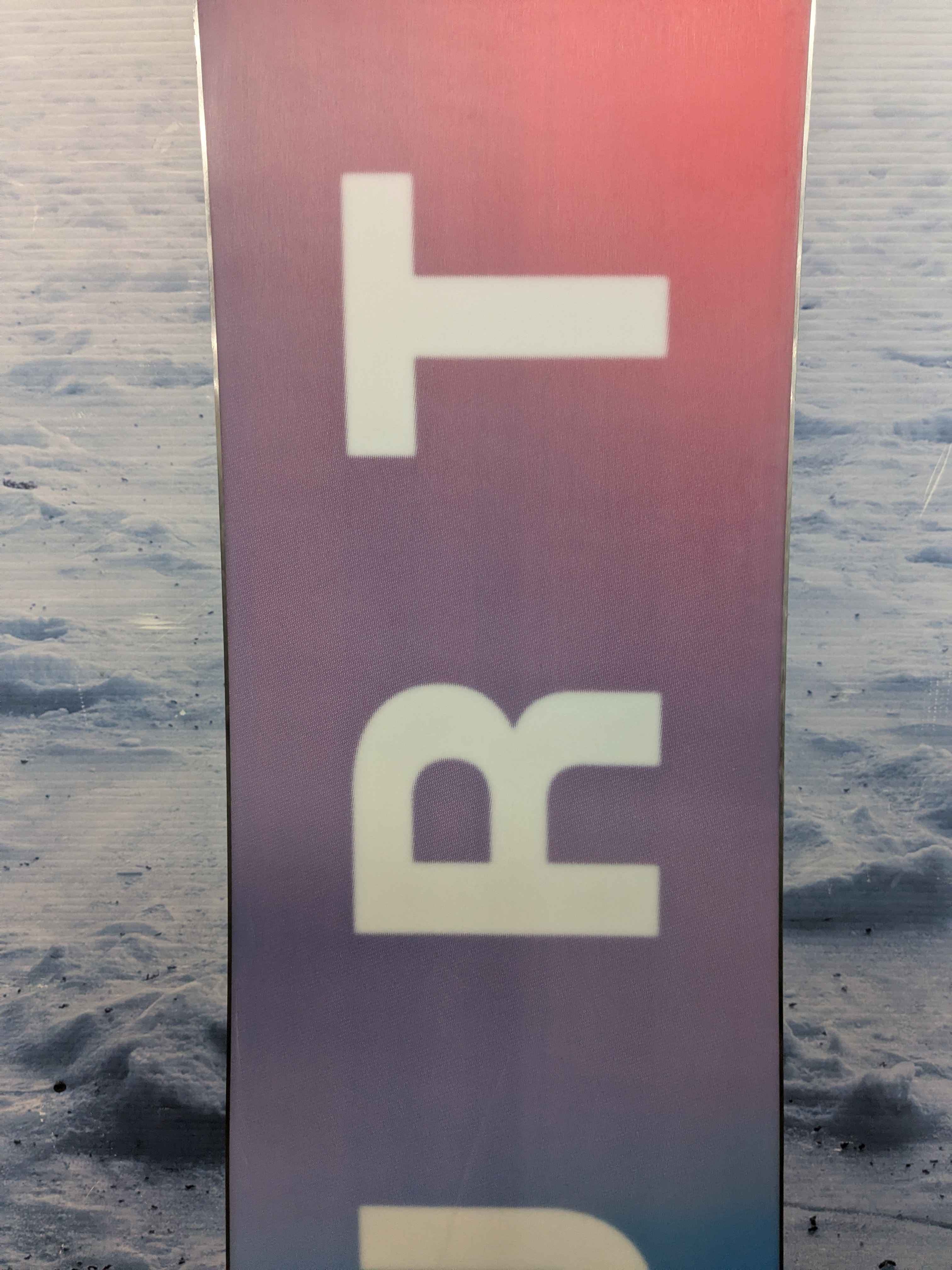 Used 2025 Burton Feel Good 146cm Snowboard