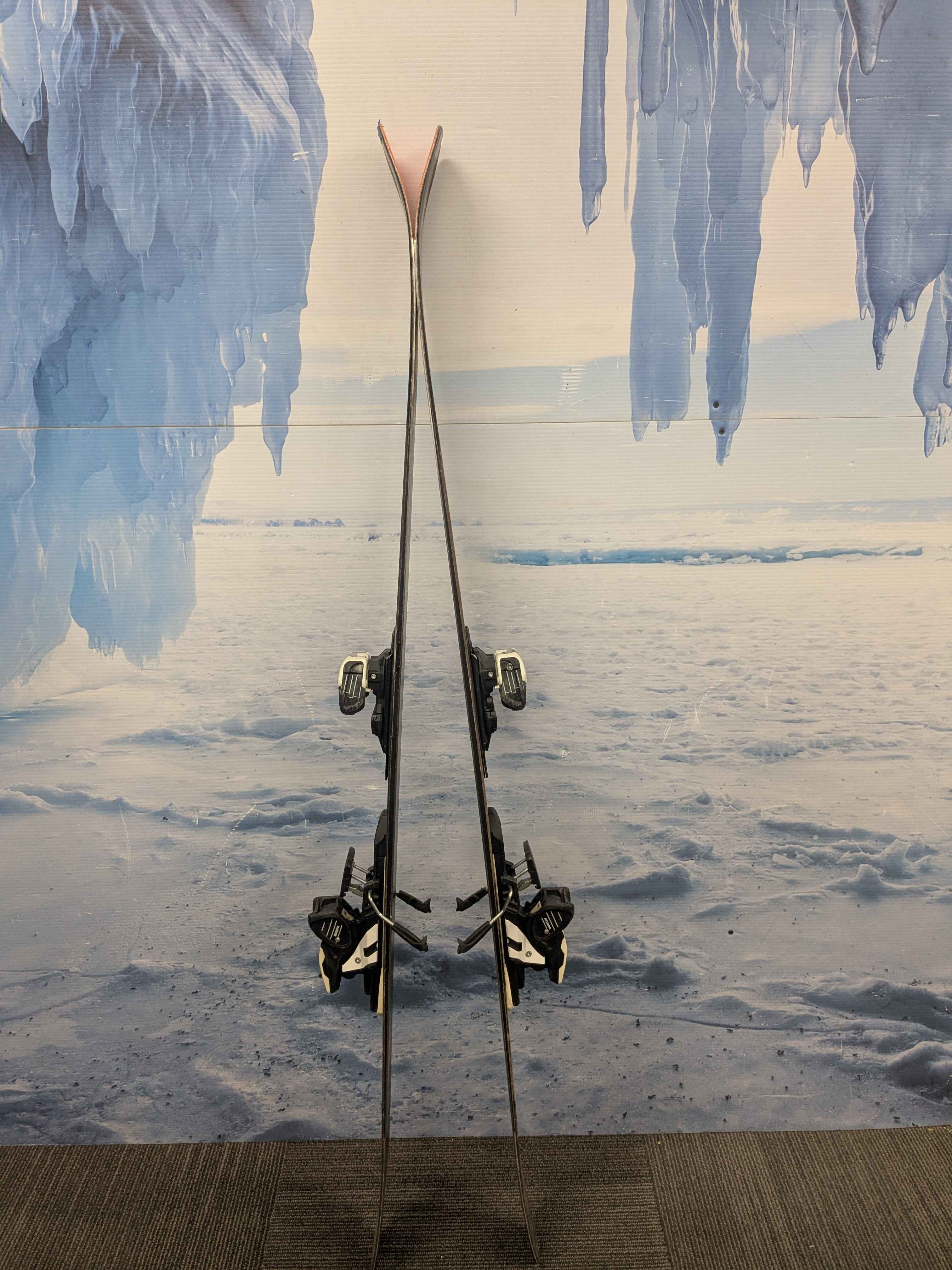 Used Atomic Maverick 88Ti 161cm Skis w/ Atomic Warden 13 Demo Binding