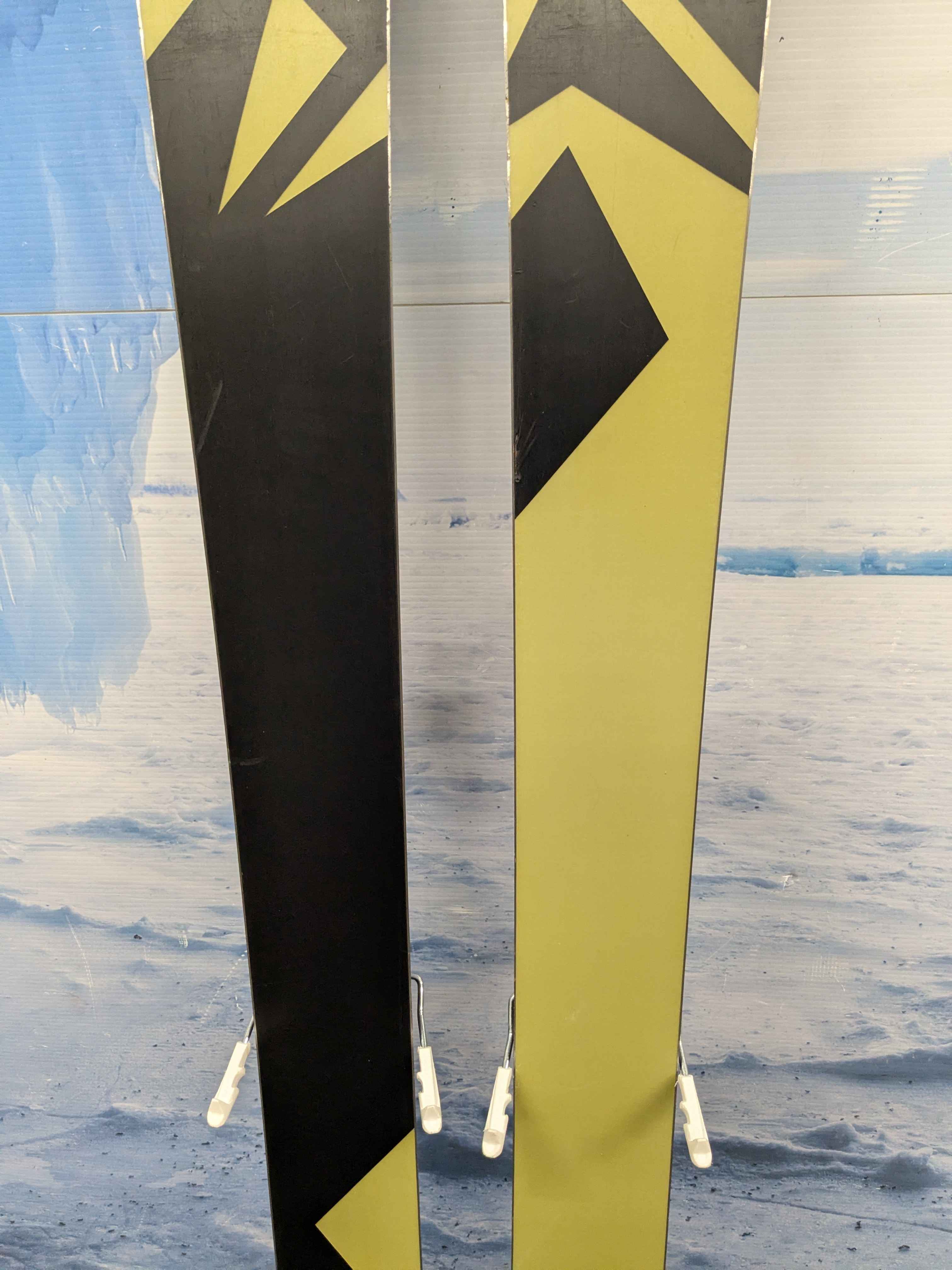 Used Salomon QST 118 185cm Ski w/ Salomon Warden 13 Demo Bindings - 19/20