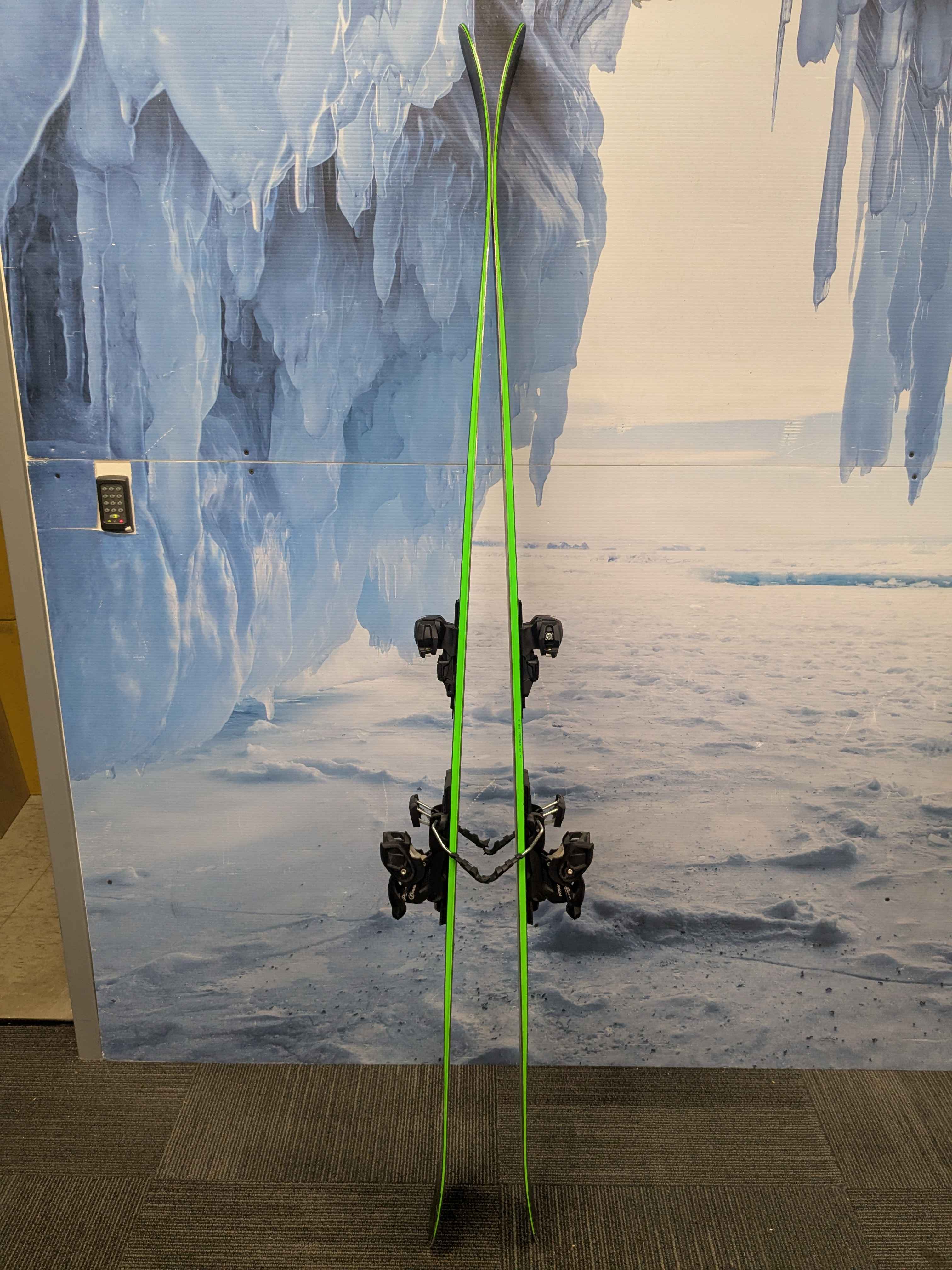 USED Head Kore 105 - 189cm - w/ Tyrolia Attack 13 Demo Binding