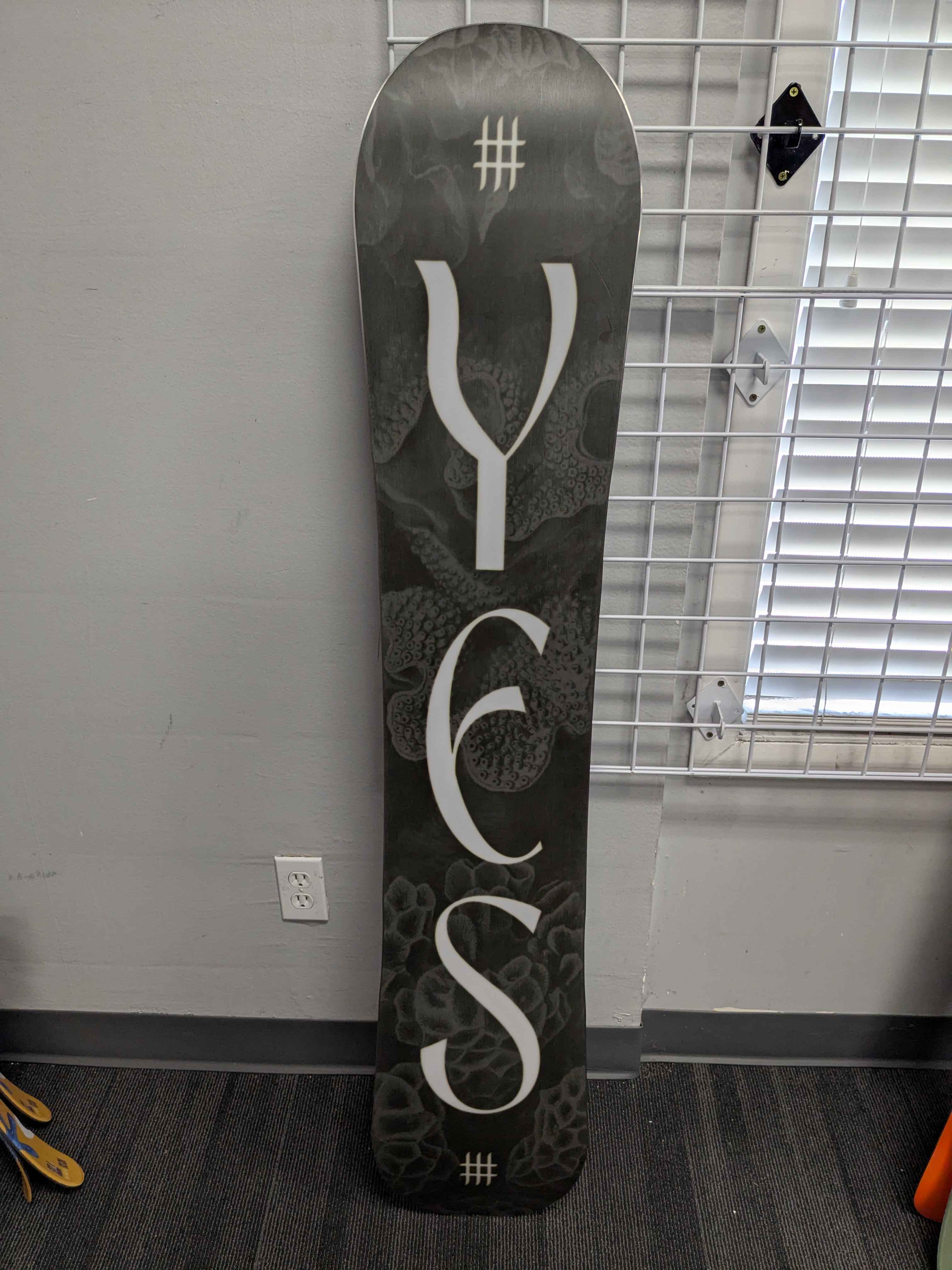 YES Hel Yes 149cm Snowboard - Used (2026)