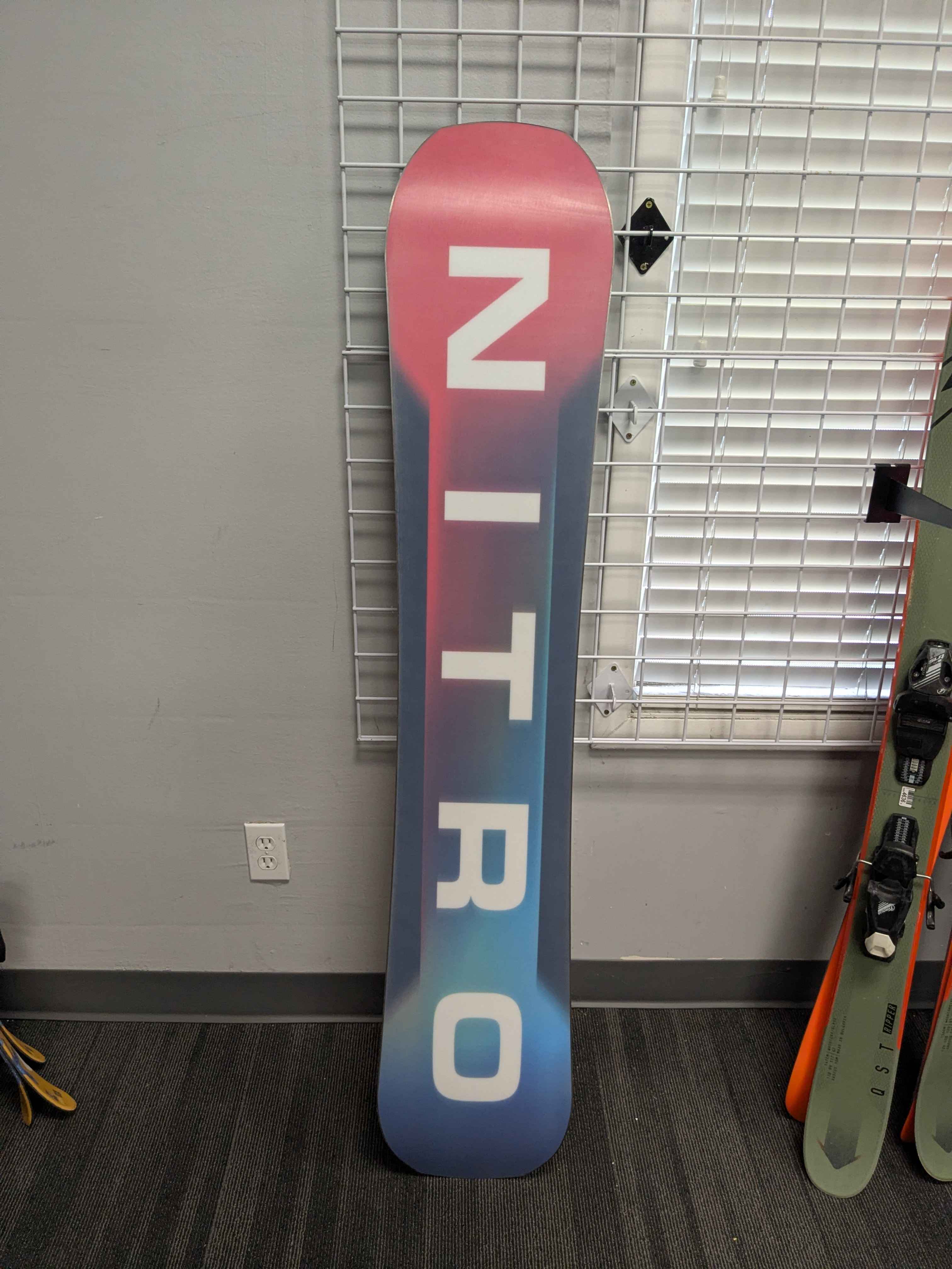 Nitro Team 155cm Snowboard - Lightly Used 2026