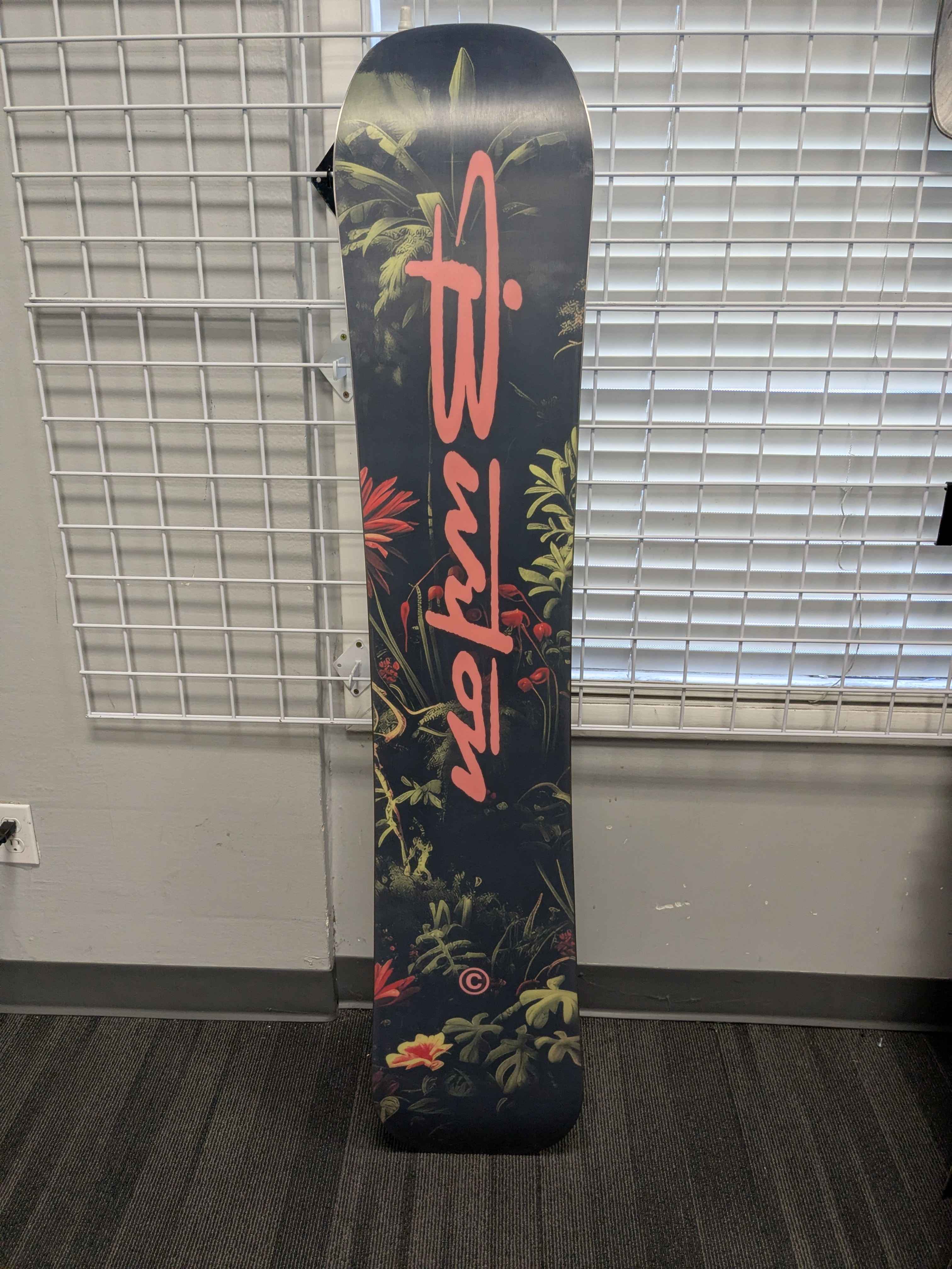 Burton Custom Flying V 158cm Wide Snowboard - Lightly Used (2026)
