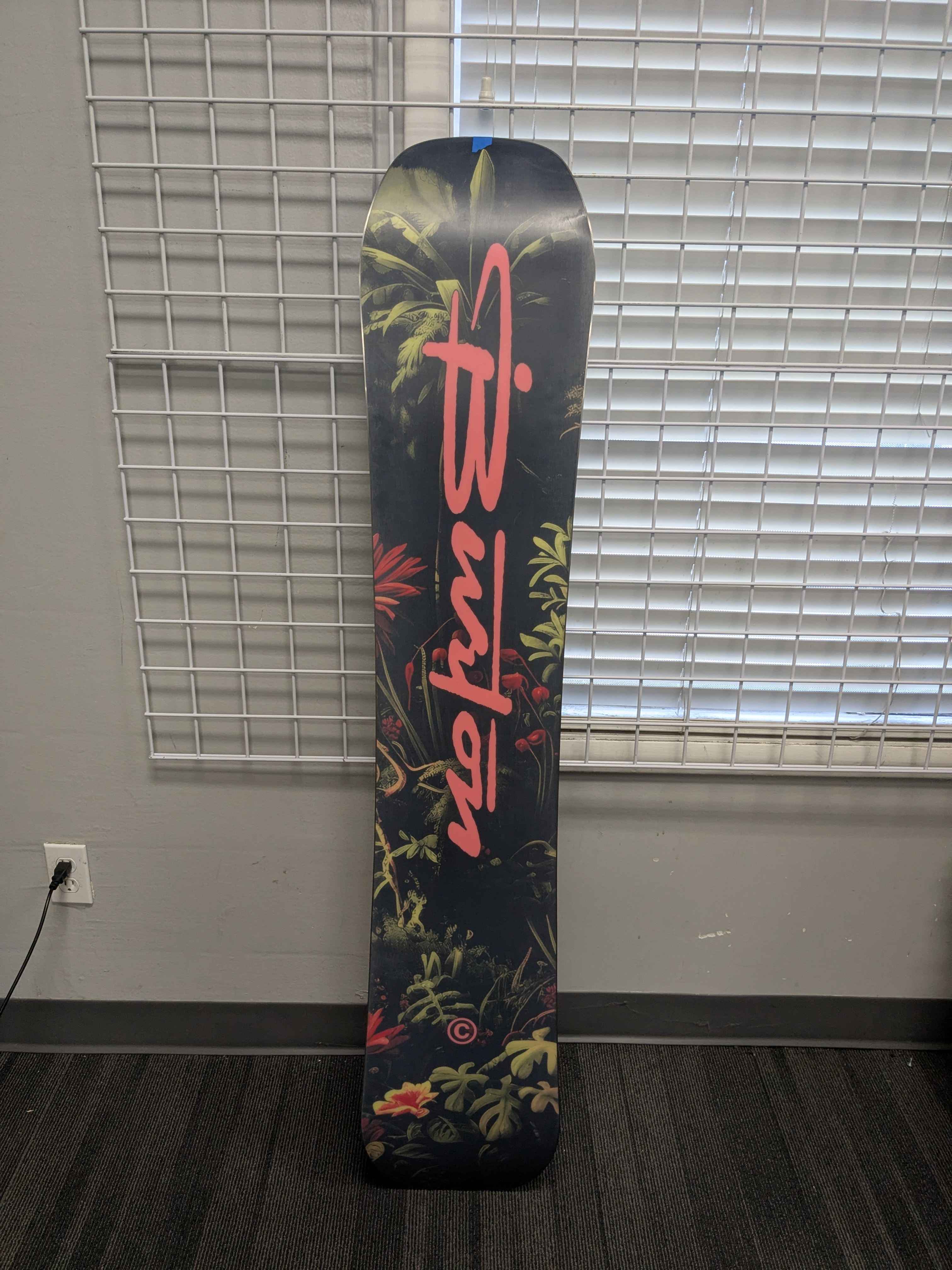 Burton Custom Flying V 154cm Snowboard - Lightly Used (2026)