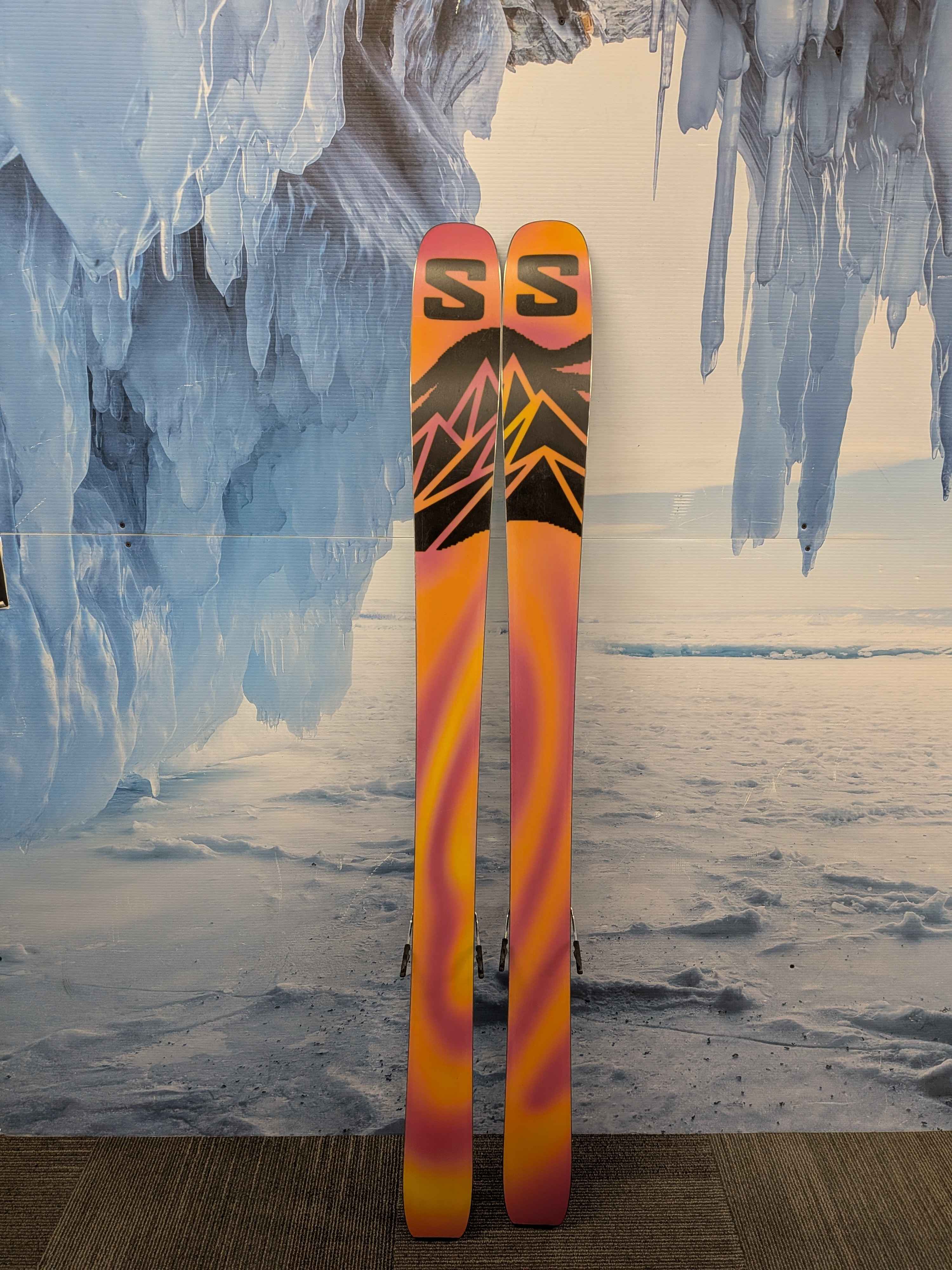 Salomon QST 100 172cm Skis w/ SALOMON NR Strive 11 GW Demo Binding - Lightly Used (2026)