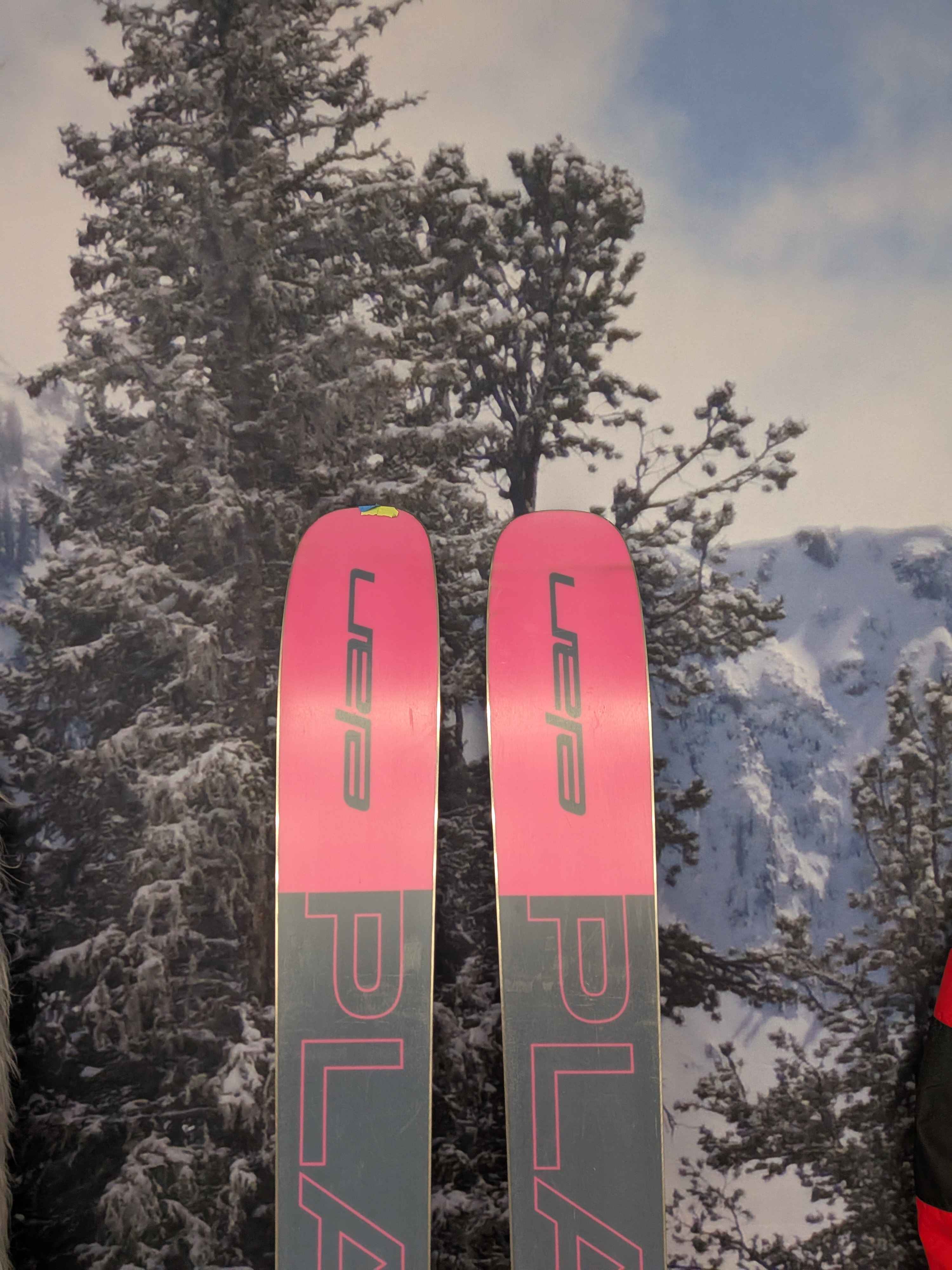 Used Elan Playmaker 111 Skis - 180cm w/ Tyrolia Attack LYT 13 Demo Bindings
