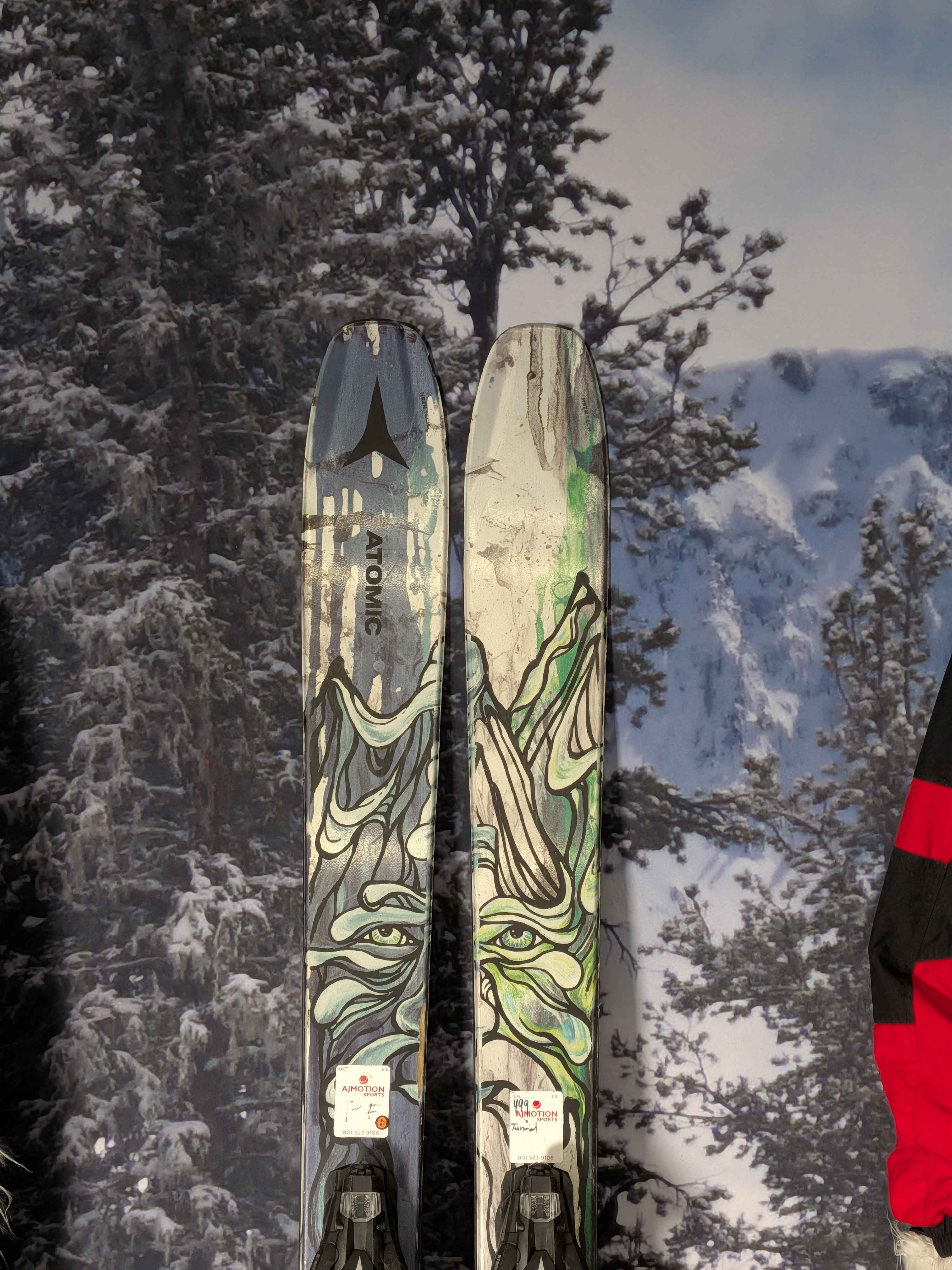 Used Atomic Bent Chetler 100 180 cm Skis w/ Atomic Strive 13 Demo Bindings