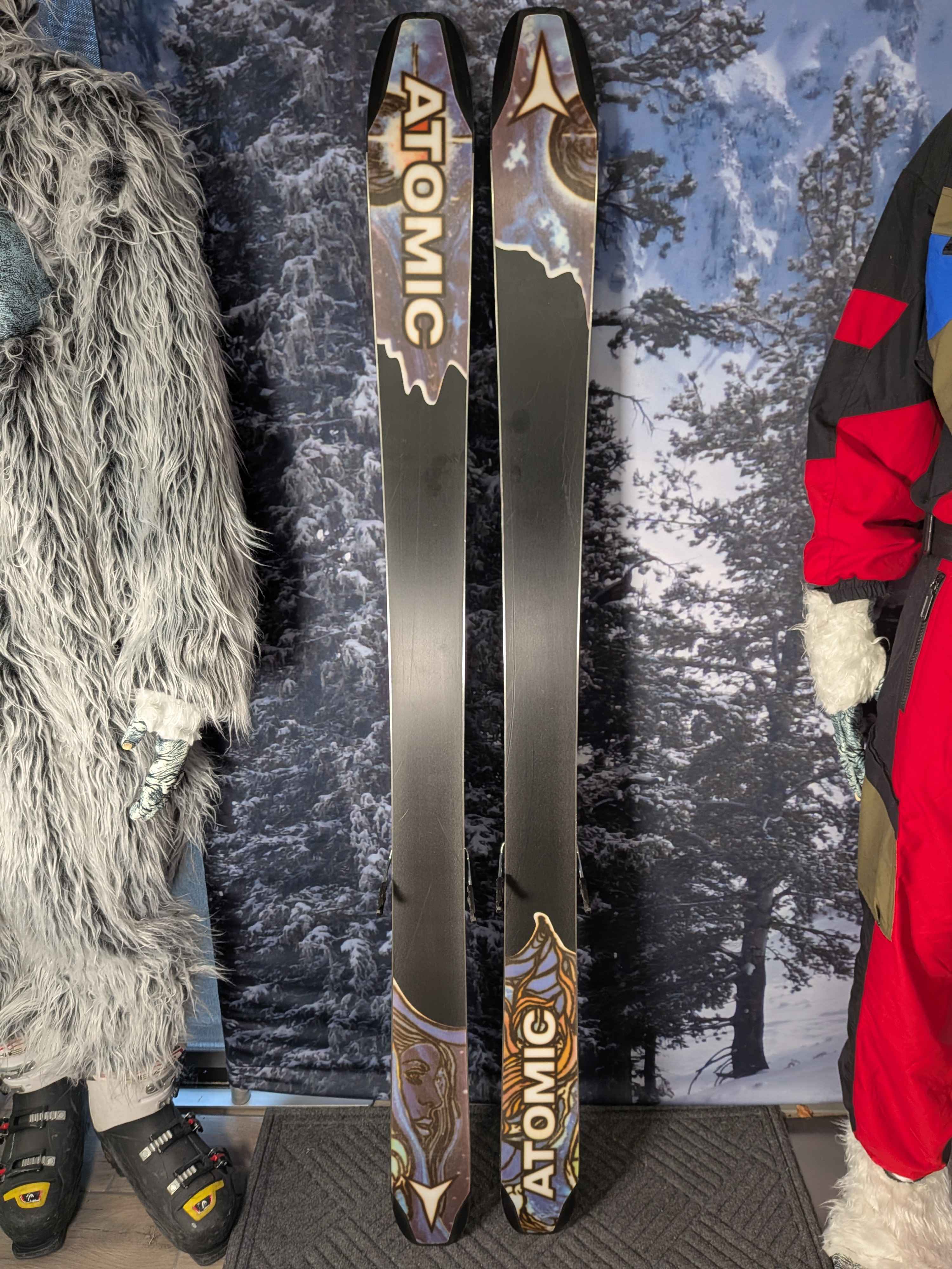 Used Atomic Bent Chetler 100 172 cm Skis w/ Atomic Strive 11 Demo Bindings