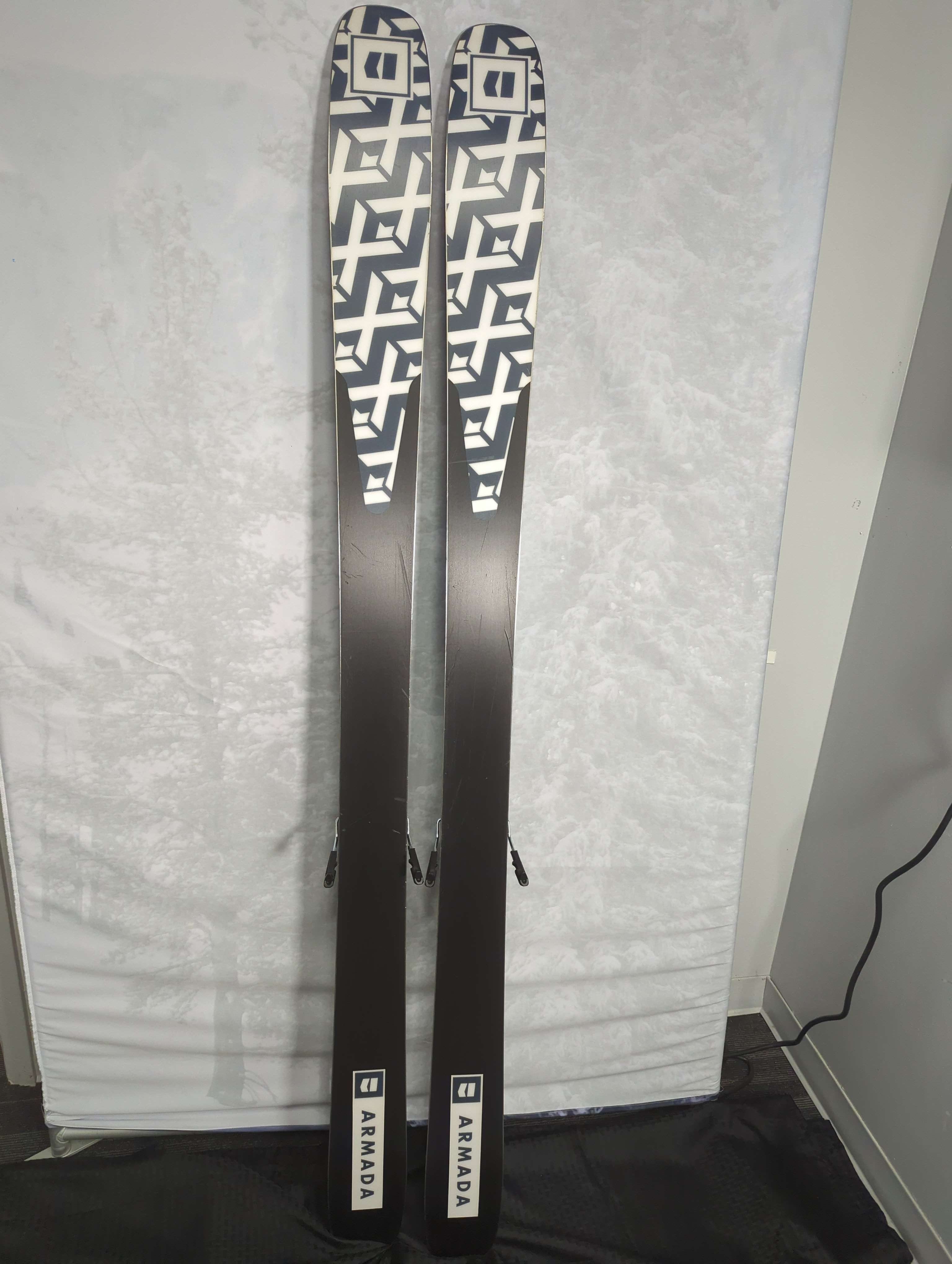 Used Armada Declivity 102 188cm Skis w/ Strive 13 GW Demo Bindings (2025)