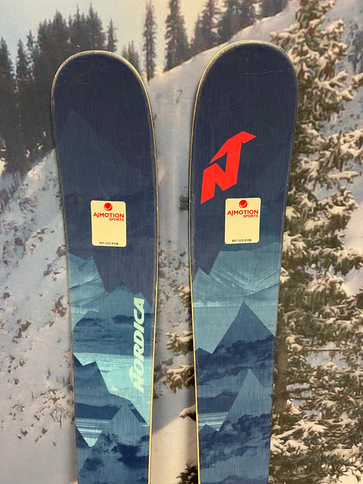 USED Nordica Santa Ana 93 153cm w/ Tyrolia SP 10 Bindings - 2020 Women's Ski