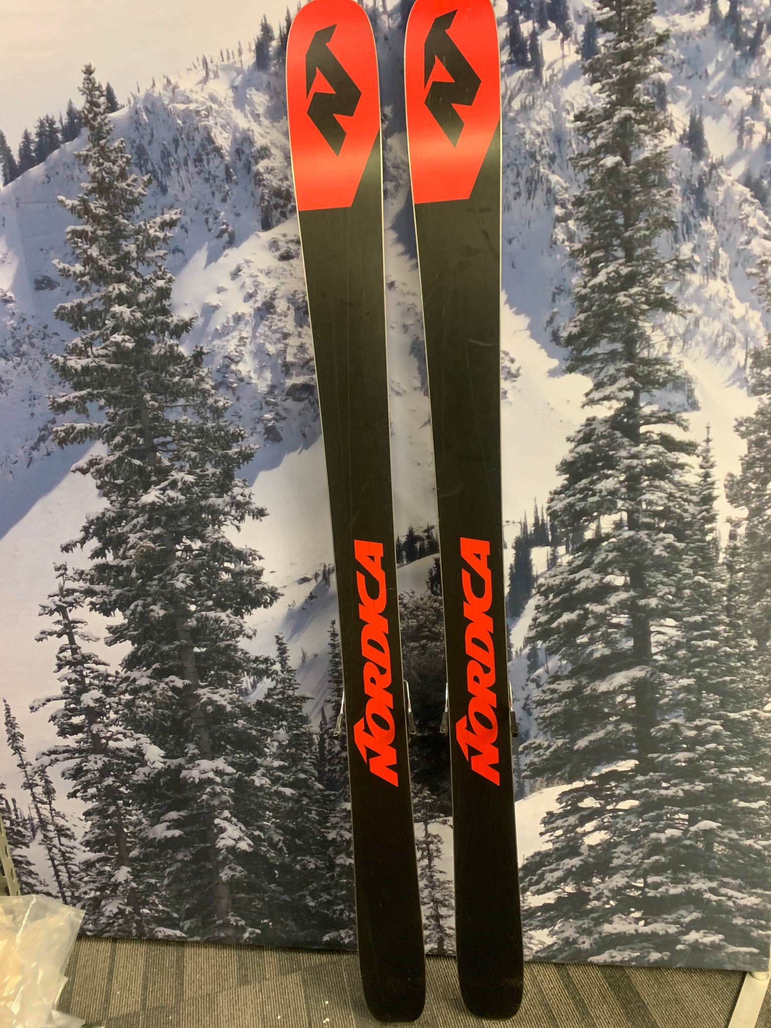Used Nordica Enforcer 100 - 172cm Ski - 2021