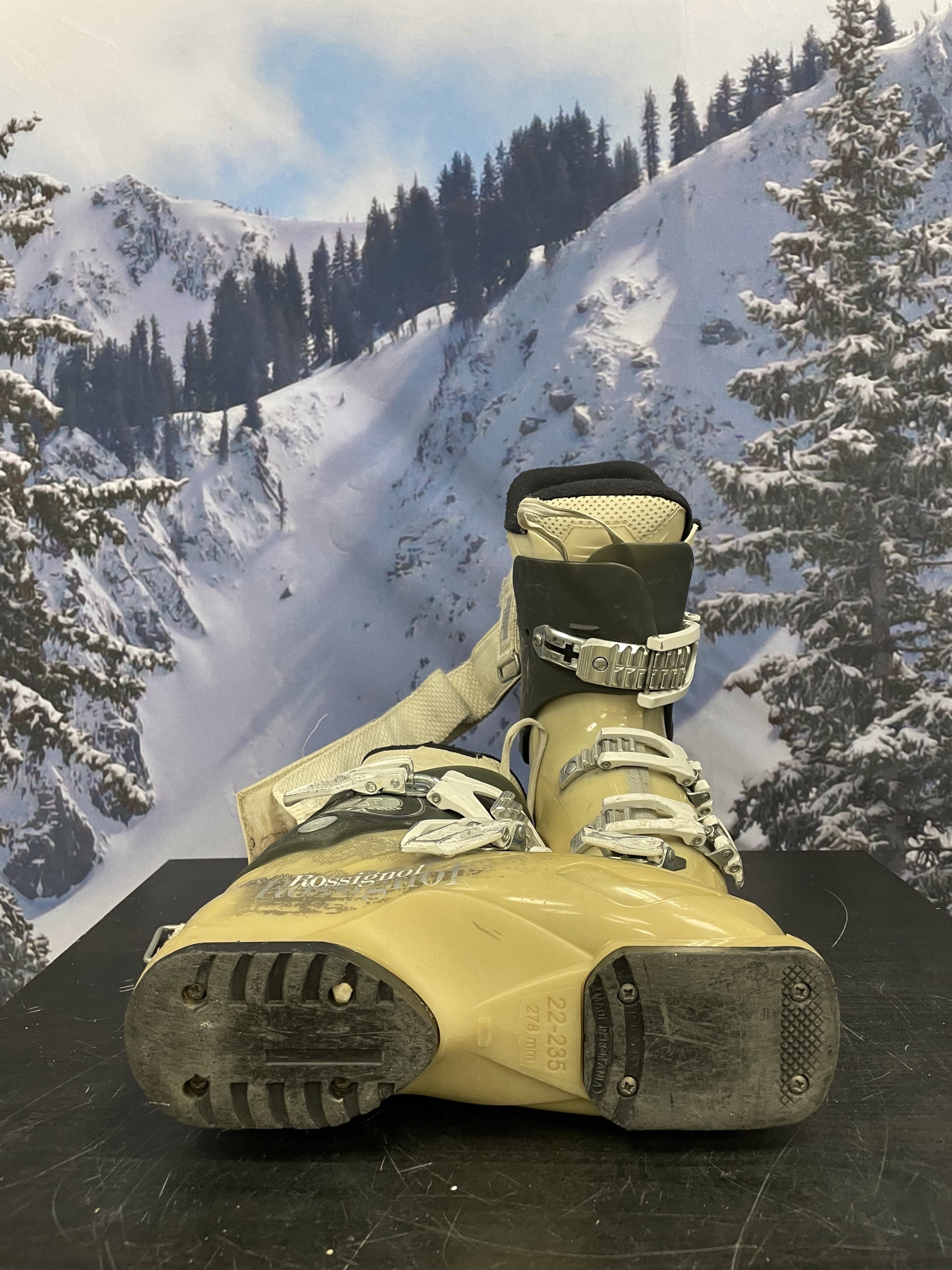 Used Rossignol Kelia Ski Boot - 23.5