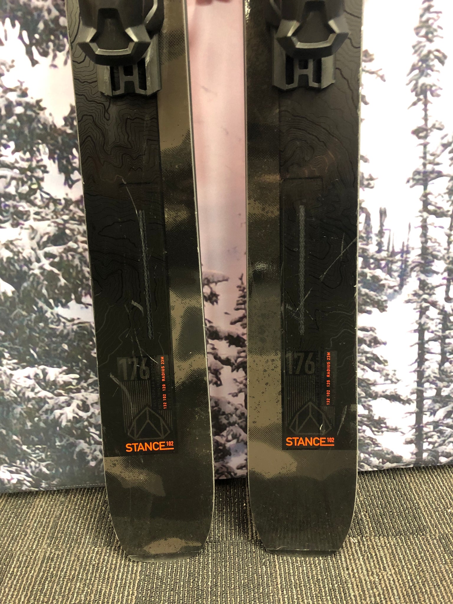 USED Salomon Stance 102 176cm w/ Attack 13 Binding- All-Mountain Ski - 20/21