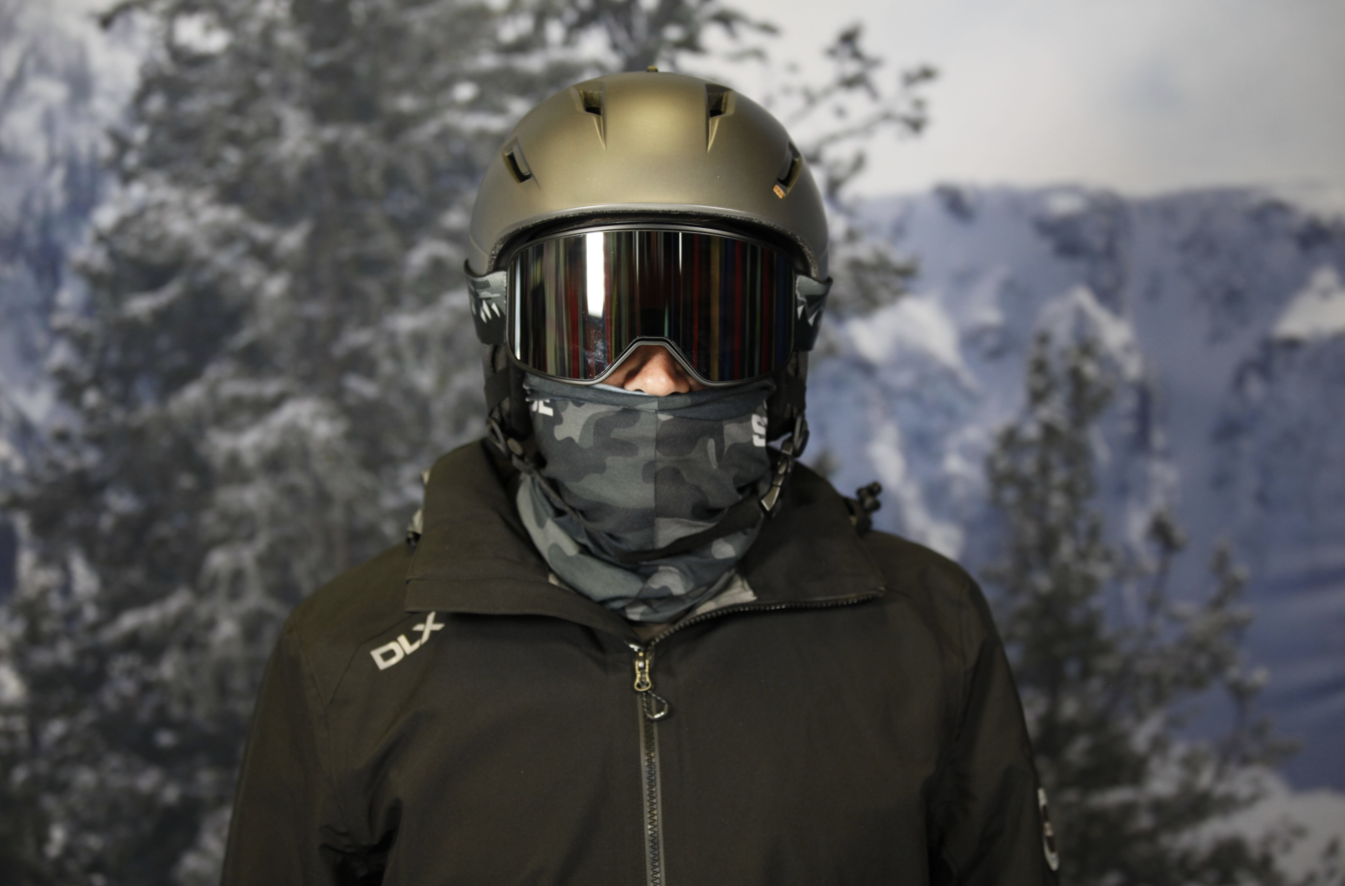 100% polyester microfiber. 100% seamless. One size fits most. Protection against the sun.  Protection against the wind. Quick drying.  Weighs 1.1 ounce. Machine washable.