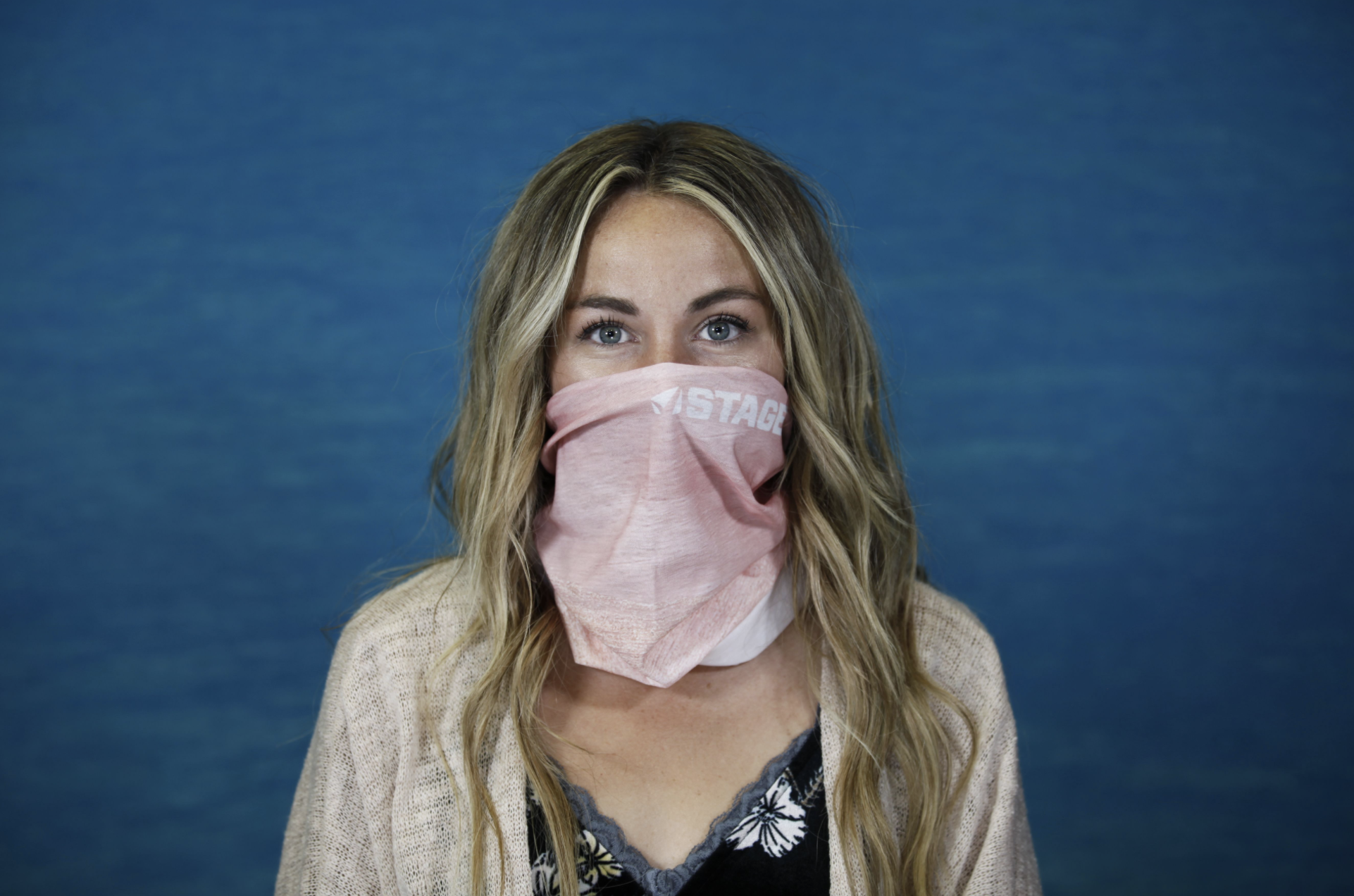 100% polyester microfiber. 100% seamless. One size fits most. Protection against the sun.  Protection against the wind. Quick drying.  Weighs 1.1 ounce. Machine washable.