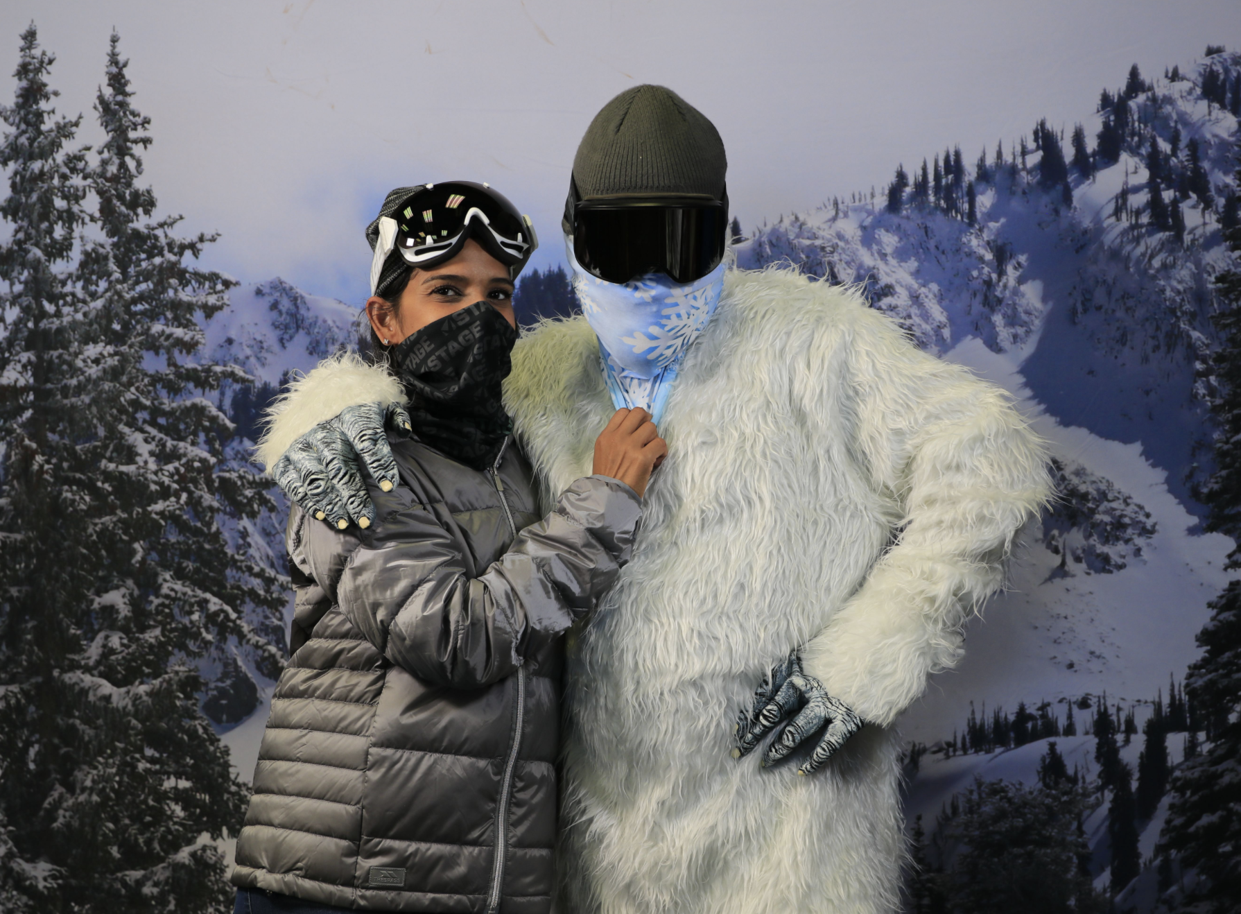 100% polyester microfiber. 100% seamless. One size fits most. Protection against the sun.  Protection against the wind. Quick drying.  Weighs 1.1 ounce. Machine washable.